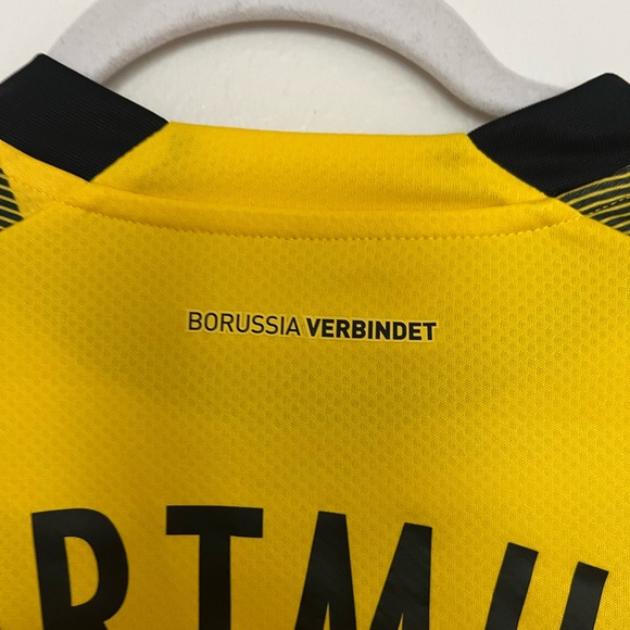 BVB women’s yellow game jersey - Picture 4 of 7